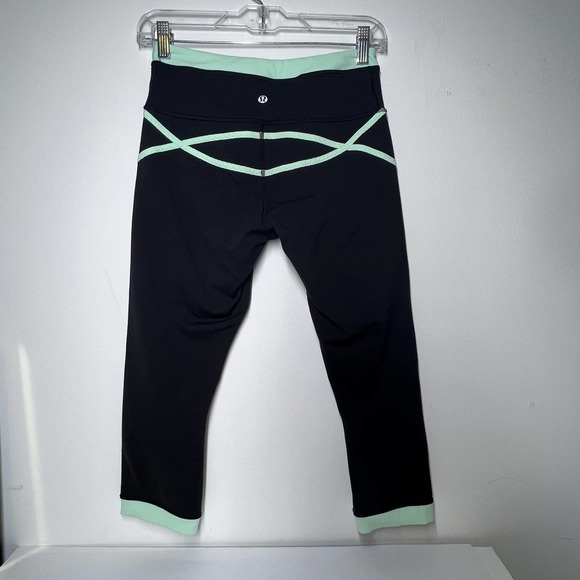 Lululemon Tight Fit Crop 6 Black Mint NWOT - Picture 10 of 13